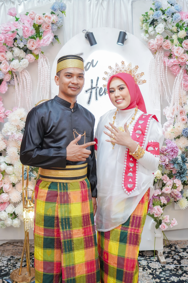 https://ifahendrik23.webnikah.com/dirmember/00000028/Ifahendrik23/photo-278756-329081-l-202510120817.jpg