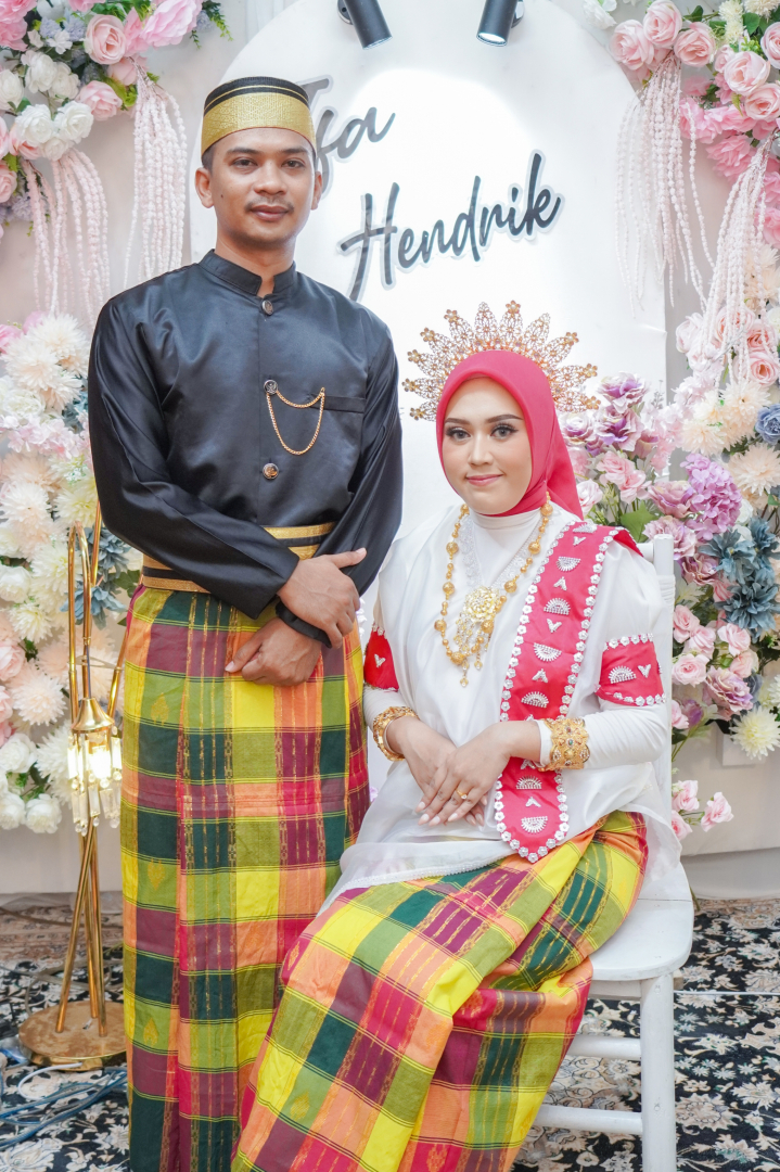 https://ifahendrik23.webnikah.com/dirmember/00000028/Ifahendrik23/photo-278756-329084-l-202510120821.jpg